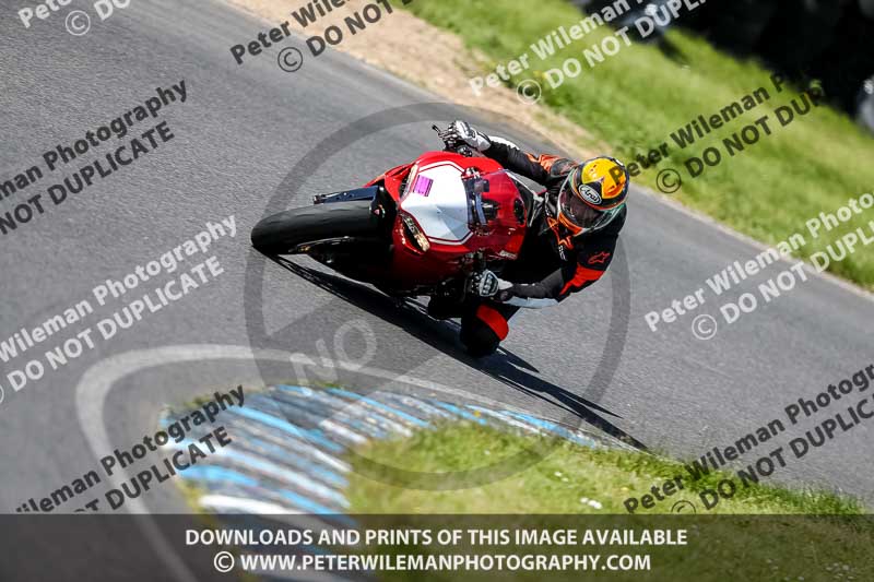 enduro digital images;event digital images;eventdigitalimages;lydden hill;lydden no limits trackday;lydden photographs;lydden trackday photographs;no limits trackdays;peter wileman photography;racing digital images;trackday digital images;trackday photos